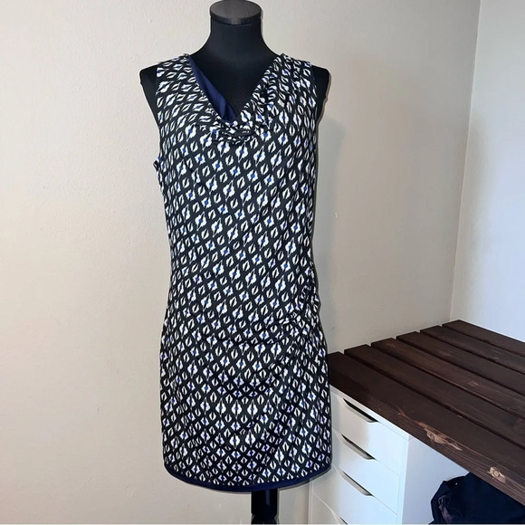 Athleta Reversible Inverse Drape Dress Size Medium ❤️ - Picture 1 of 10